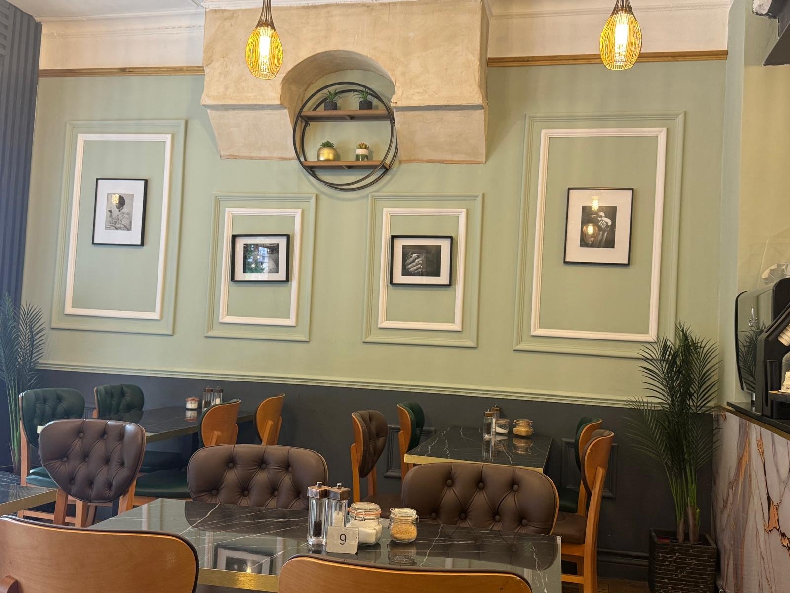 Rendezvous Caffe Interior