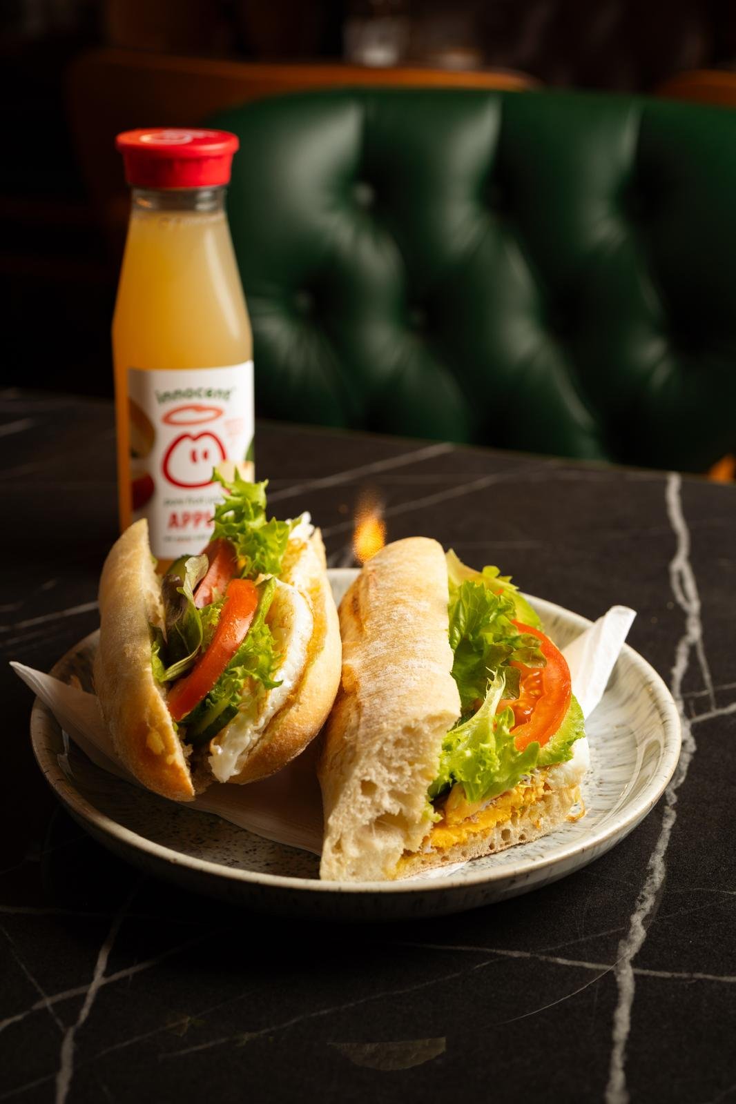 Rendezvous Caffe Interior